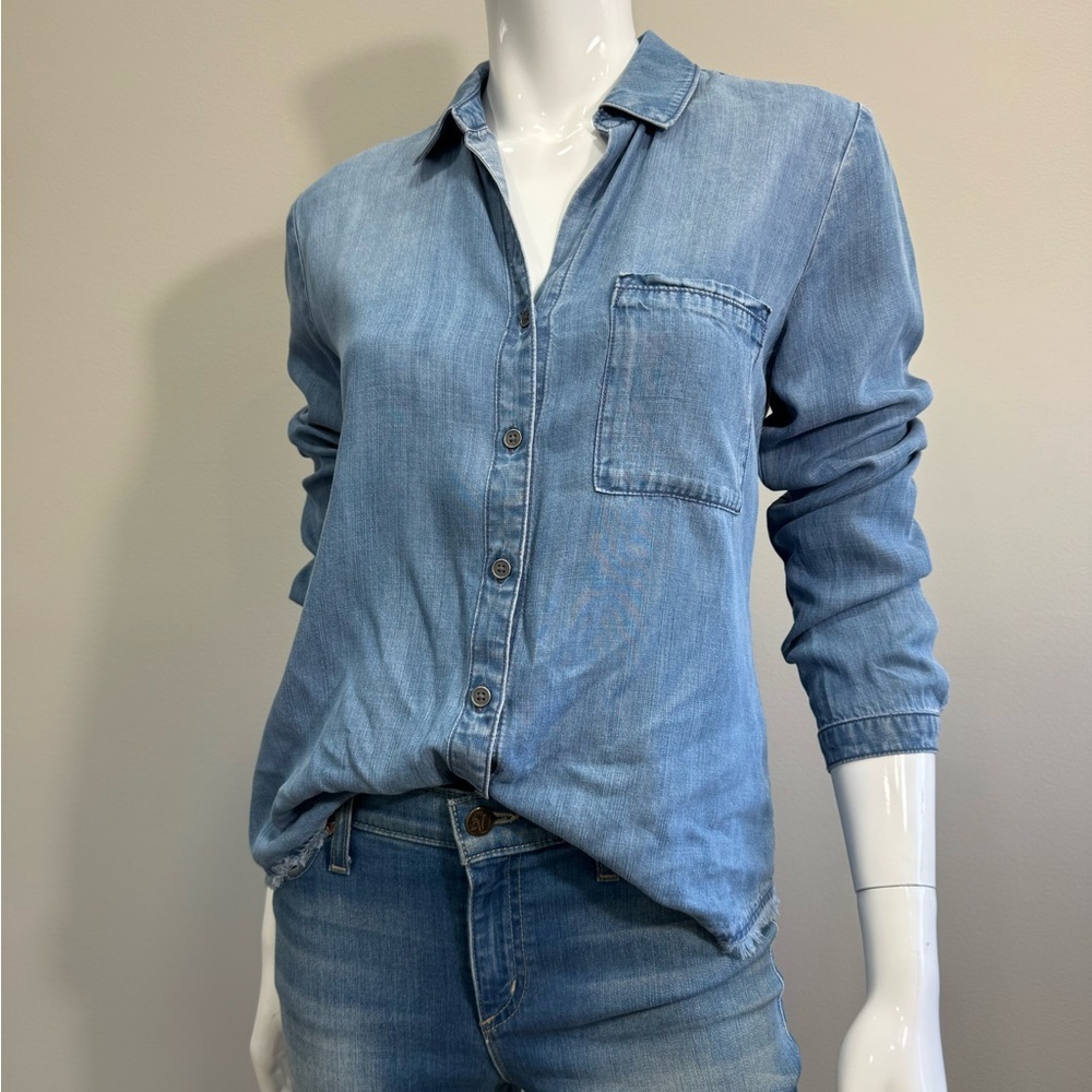 CLOTH & STONE La Light Blue Denim Chambrary Button-Up Shirt Raw Edge Hem XS